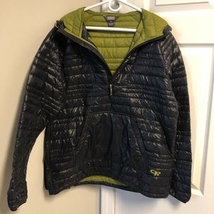 Men’s black puffer jacket. Size large.